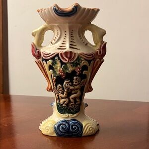 Vintage Italian Style Cherub Vase – Hand-Painted Majolica Style
